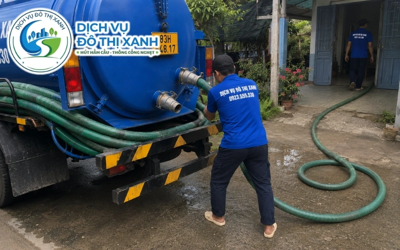 Đội xe Đô Thị Xanh xuất phát từ cơ sở Phú Lộc phục vụ hộ dân Thạnh Trị