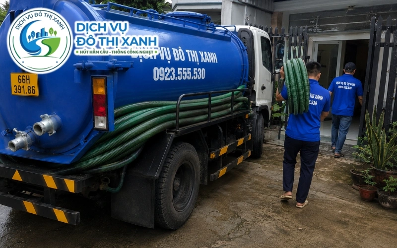 Xe bồn hút hầm cầu cho nhiều nhà ven sông An Bình Hồng Ngự cùng chuyến