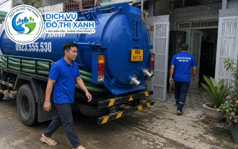 Xe bồn qua phà gom chuyến hút hầm cầu cho nhiều nhà cù lao Thanh Bình