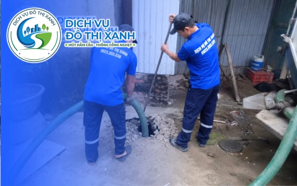 Hút hầm cầu Vị Thủy, Đô Thị Xanh mở nắp bít sau một giờ