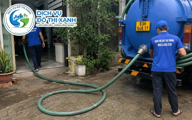 Hút hầm cầu Cù Lao Dung: Đô Thị Xanh gom chuyến, 24/7 3 Kỹ thuật viên kiểm tra hầm cầu nhà ven bãi bồi Cù Lao Dung