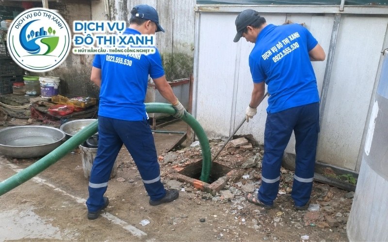 Kỹ thuật viên phân biệt hầm cầu đầy, bồn cầu tắc và cống nghẹt tại Mỹ Xuyên