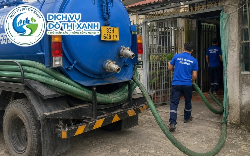 Hút hầm cầu Cù Lao Dung: Đô Thị Xanh gom chuyến, 24/7 4 Đội thợ Đô Thị Xanh thực hiện quy trình hút hầm cầu tại Cù Lao Dung