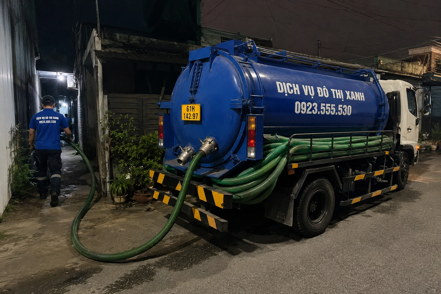 Hút hầm cầu Bàu Bàng, Đô Thị Xanh kiểm hầm mới trong 1 buổi 5 Nhân viên Đô Thị Xanh hướng dẫn chủ nhà Bàu Bàng ghi mốc sử dụng để theo dõi chu kỳ hút hầm cầu