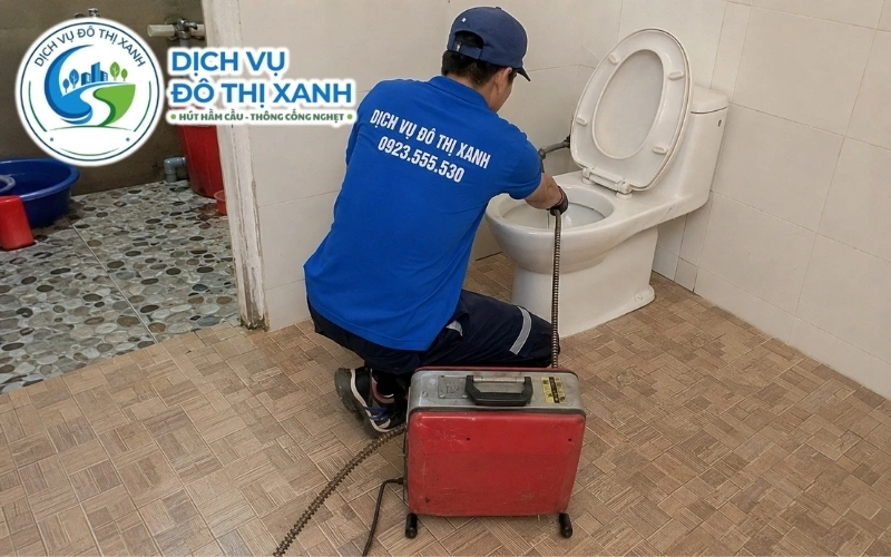 Thông bồn cầu Cái Nước, Đô Thị Xanh tới sau 40 phút 2 Kỹ thuật viên hướng dẫn gia đình tự kiểm tra bồn cầu trước khi gọi thợ tại Cái Nước
