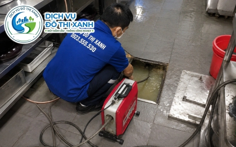 Đội thợ xử lý hai ca cống ứ khác nguyên nhân tại xã Cù Lao Dung